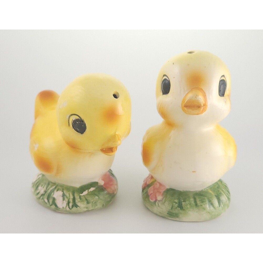 Vintage Anthropomorphic Yellow Chick Salt & Pepper Shakers Big Eye MCM Easter